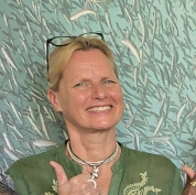 Speaker Maeve NIGHTINGALE